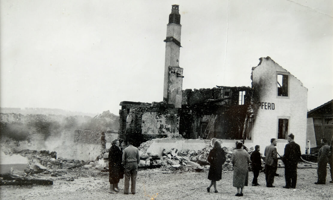 Ruines après l’incendie au Roselet