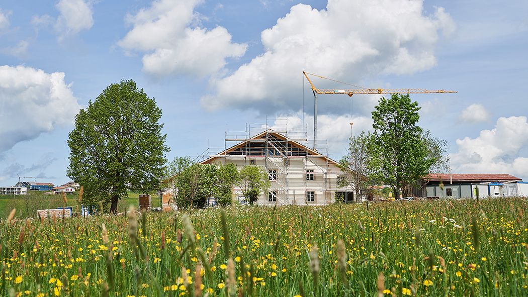 17 mai 2022 La maison d'habitation a reçu une magnifique façade.